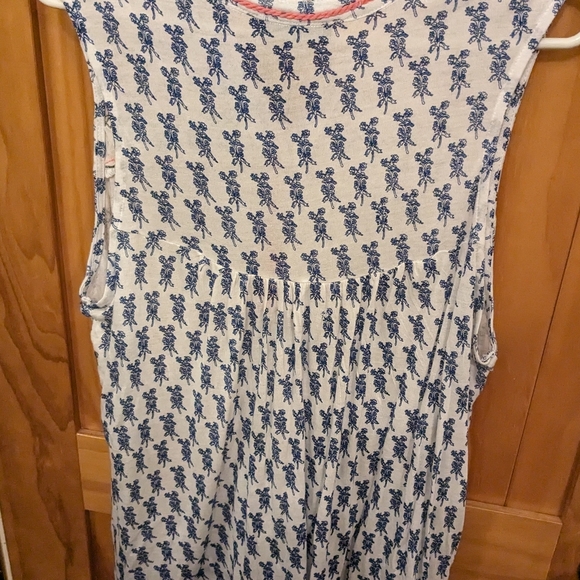 Peasant style sleeveless top - Picture 3 of 4